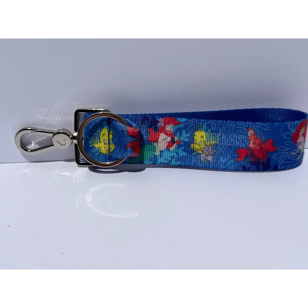 Harveys Seatbelt The Little Mermaid Ariel & Flounder Click N Go CNG Keychain - Picture 2 of 14